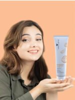 Instant Glowing Facewash  (Vitamin C and E) - Image 2